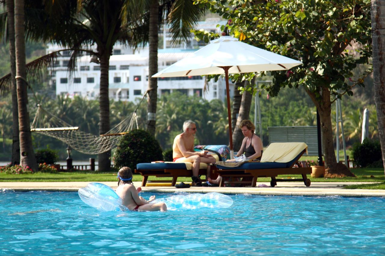 Sanya Resort Golden Palm Exterior photo